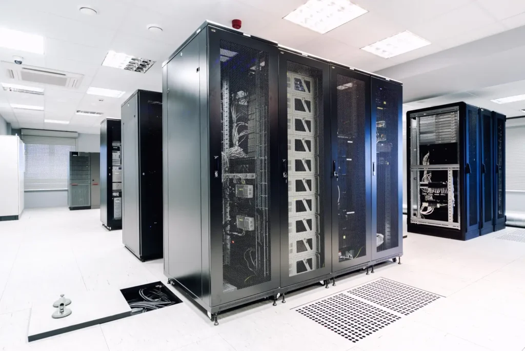 Infrastrucutre informatique, IT, CA, vidéophonie et pose d'interphones de marque aiphone, ajax, et urmet, raccordement clim à proximité de Vertou, Treillières, et Vigneux de bretagne